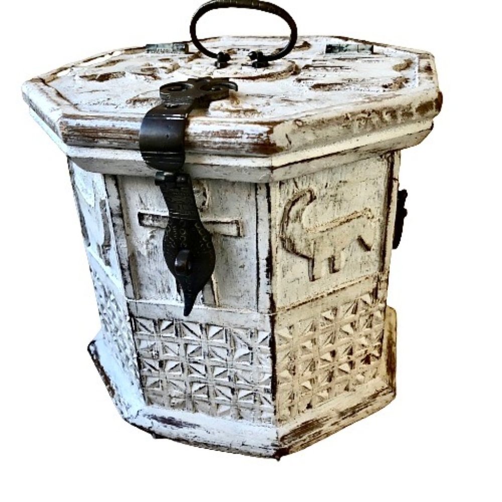 Vintage Wood Storage Box Hand Carved ANIMALS Folk Art Hinged Lid Rustic